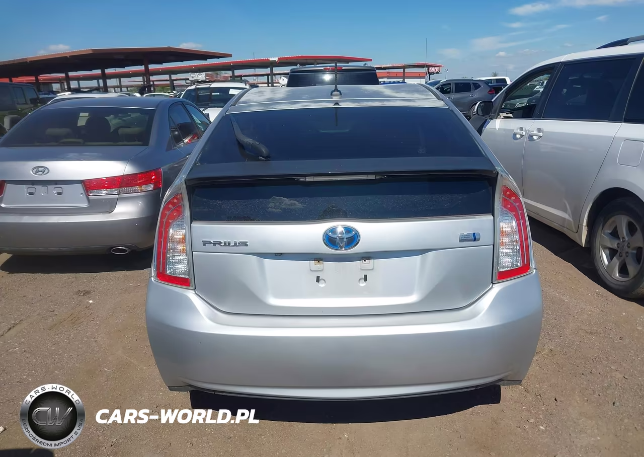 2013 Toyota Prius Three VIN:JTDKN3DU7D1645544 - 16