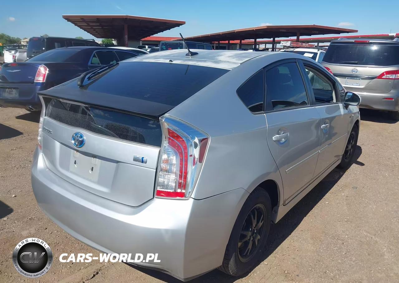 2013 Toyota Prius Three VIN:JTDKN3DU7D1645544 - 4
