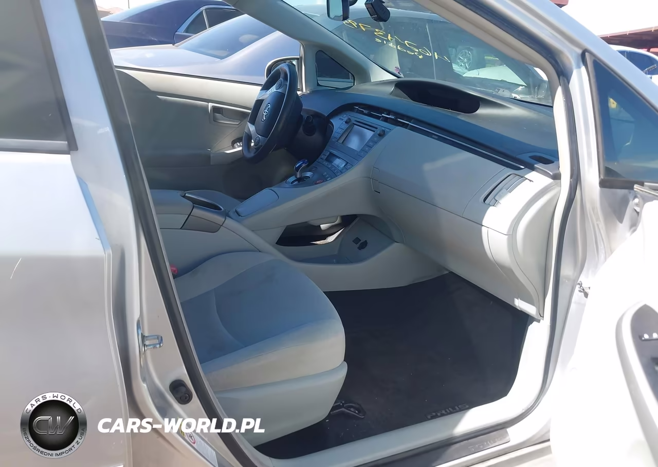 2013 Toyota Prius Three VIN:JTDKN3DU7D1645544 - 5