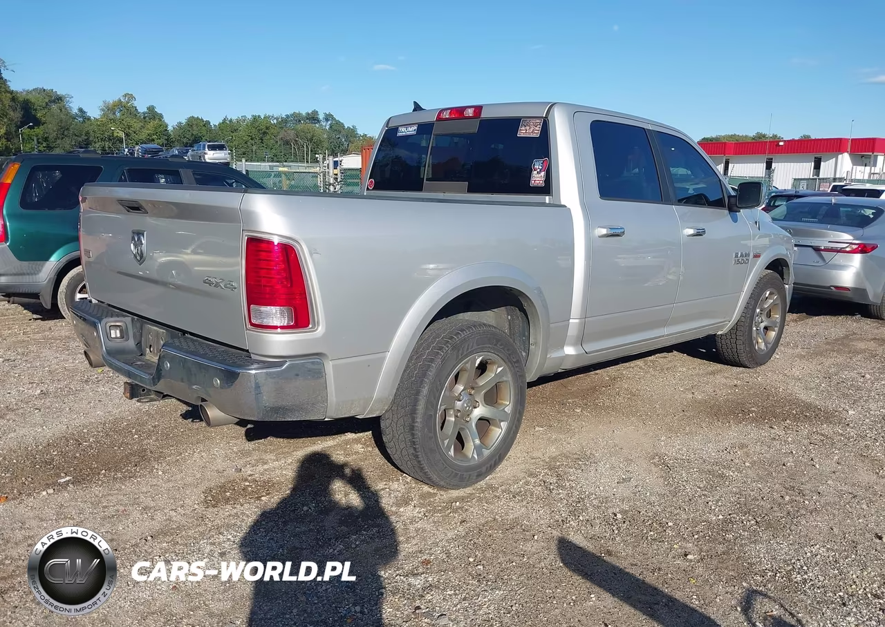 2017 Ram 1500 Laramie 4X4 5'7 Box VIN:1C6RR7NTXHS817671 - 4