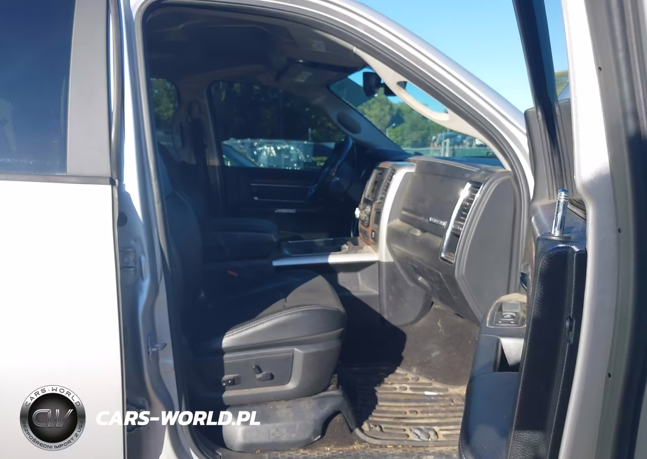 2017 Ram 1500 Laramie 4X4 5'7 Box VIN:1C6RR7NTXHS817671 - 5