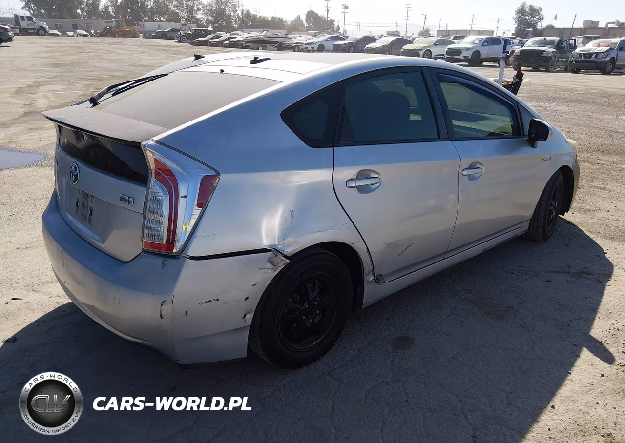2012 Toyota Prius Three VIN:JTDKN3DUXC5421692 - 4