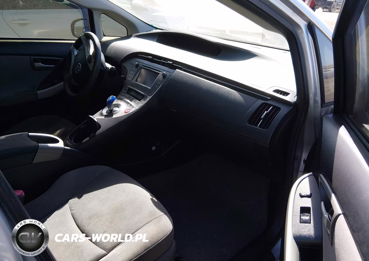 2012 Toyota Prius Three VIN:JTDKN3DUXC5421692 - 5