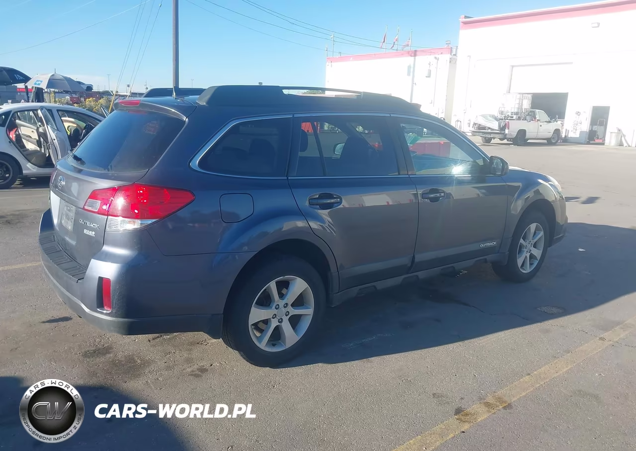 2014 Subaru Outback 2.5I Premium VIN:4S4BRBCC3E3282314 - 4