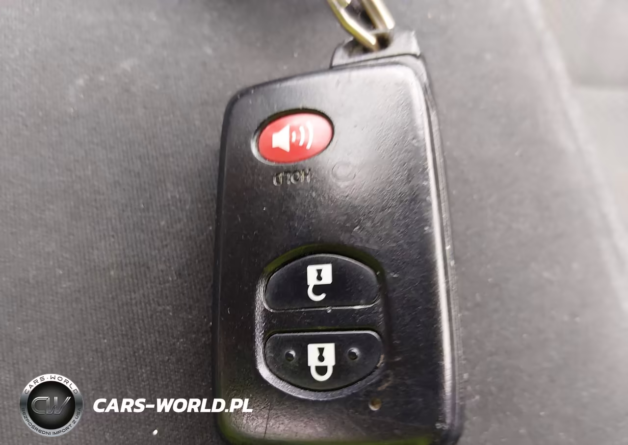 2013 Toyota Prius V Two VIN:JTDZN3EU3D3220095 - 11