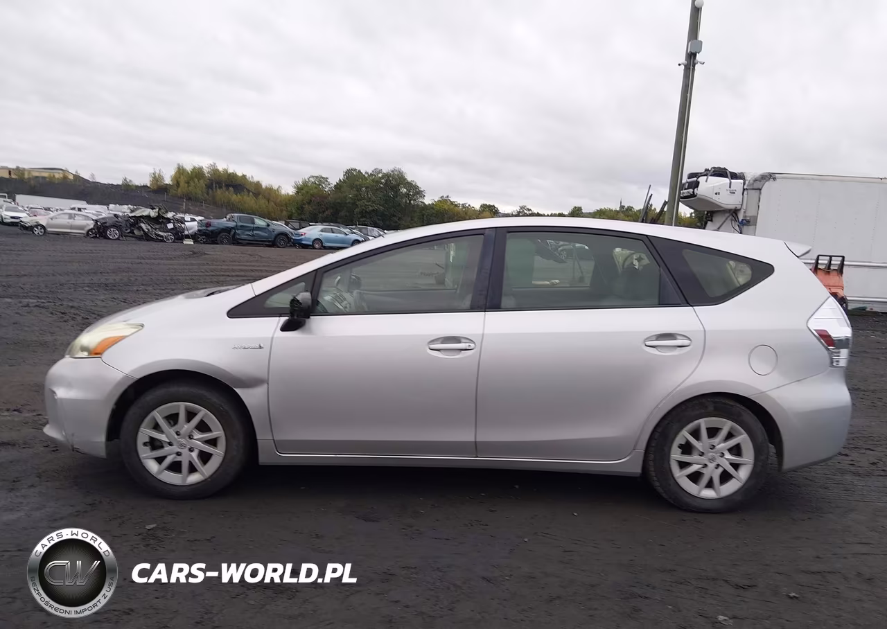 2013 Toyota Prius V Two VIN:JTDZN3EU3D3220095 - 14