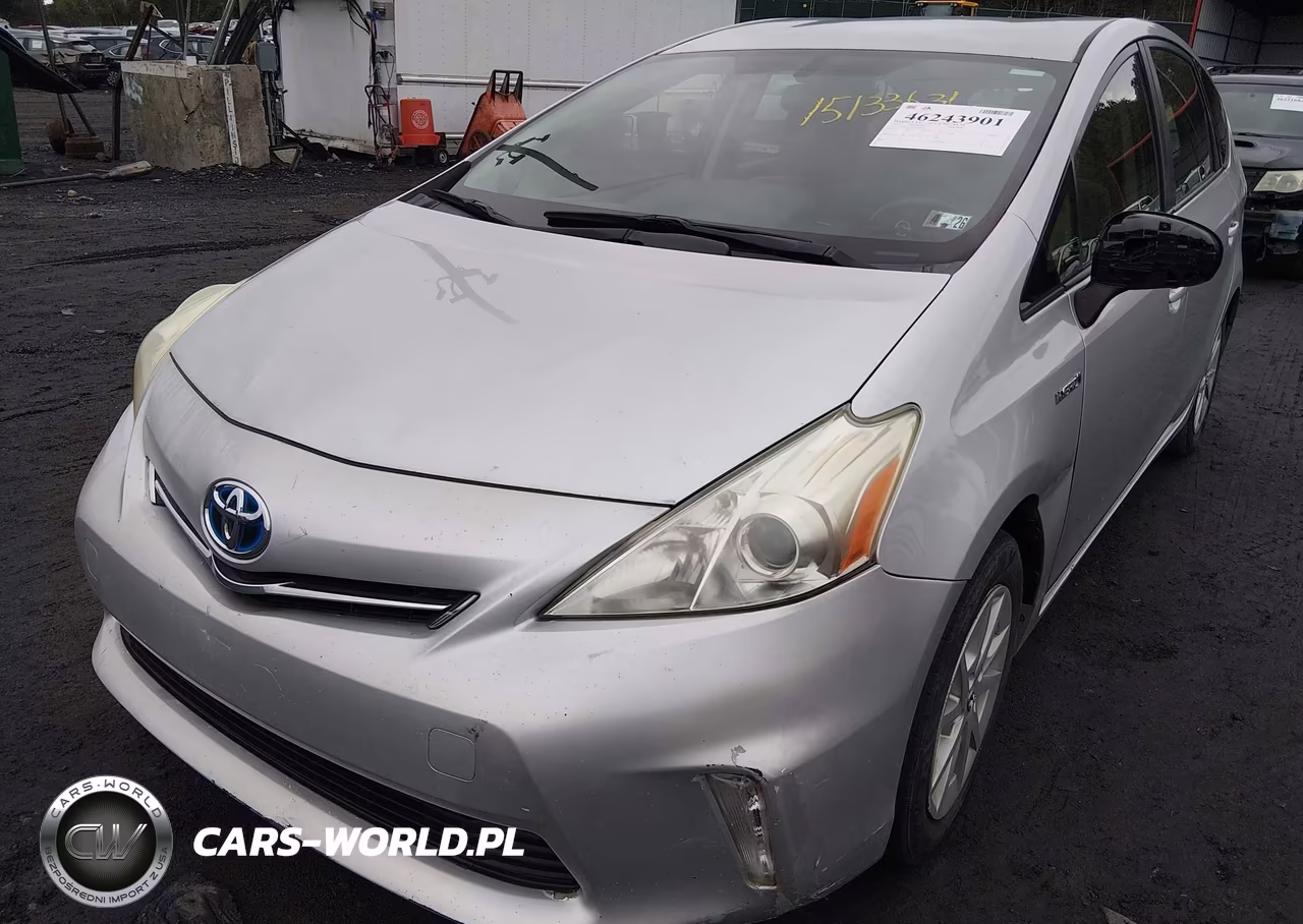 2013 Toyota Prius V Two VIN:JTDZN3EU3D3220095 - 6