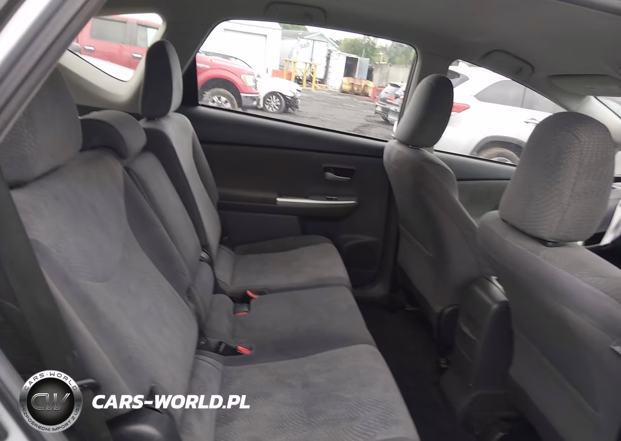 2013 Toyota Prius V Two VIN:JTDZN3EU3D3220095 - 8