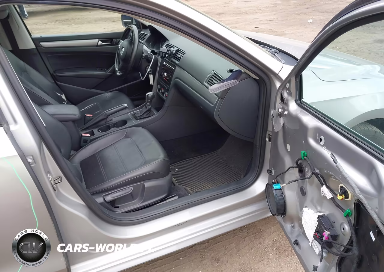 2014 Volkswagen Passat 1.8T Wolfsburg Edition VIN:1VWAT7A34EC055048 - 5