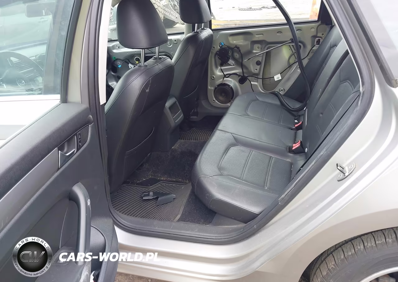 2014 Volkswagen Passat 1.8T Wolfsburg Edition VIN:1VWAT7A34EC055048 - 8