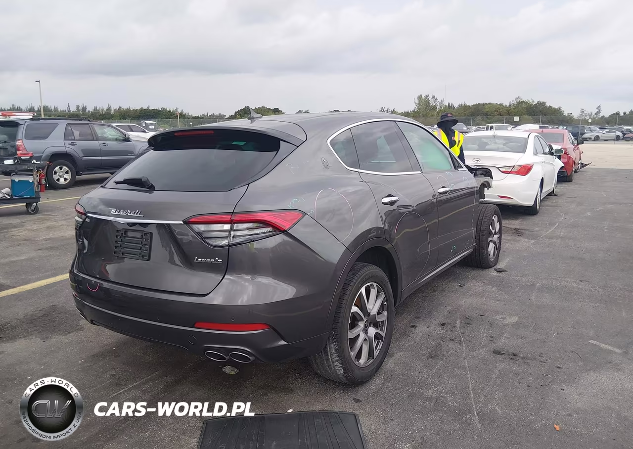 2021 Maserati Levante VIN:ZN661XUA3MX372740 - 4