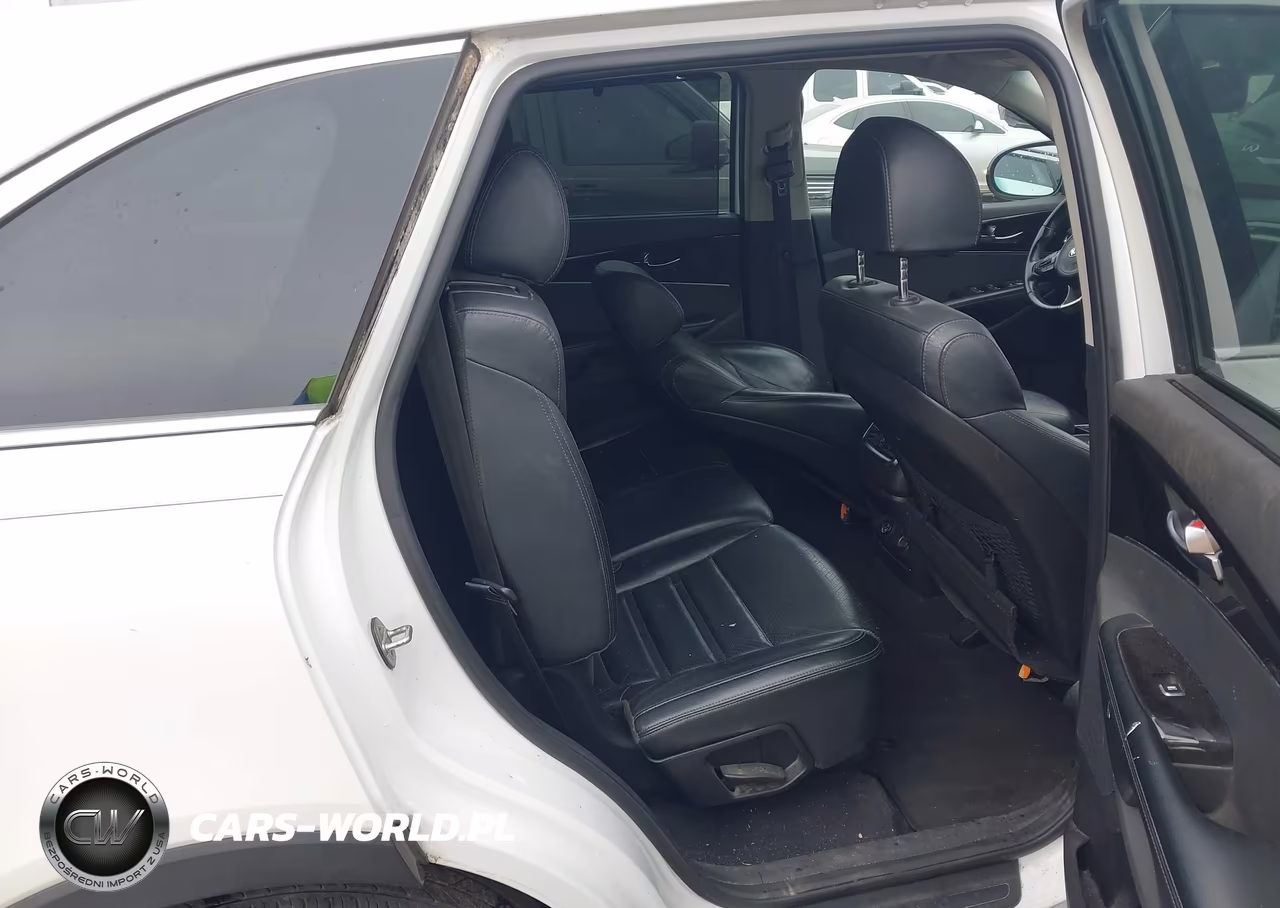 2018 Kia Sorento 3.3L Ex VIN:5XYPH4A56JG410645 - 8