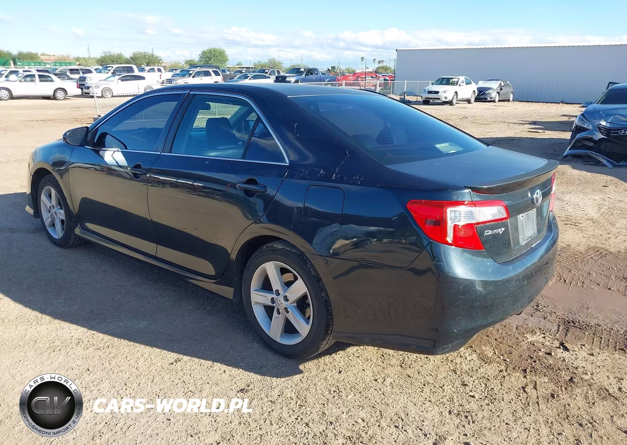 2014 Toyota Camry Se VIN:4T1BF1FKXEU325613 - 3