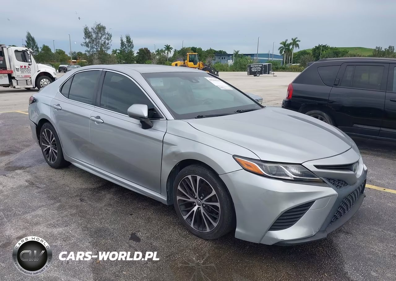 2018 Toyota Camry Se – zdjęcie 1 z 16