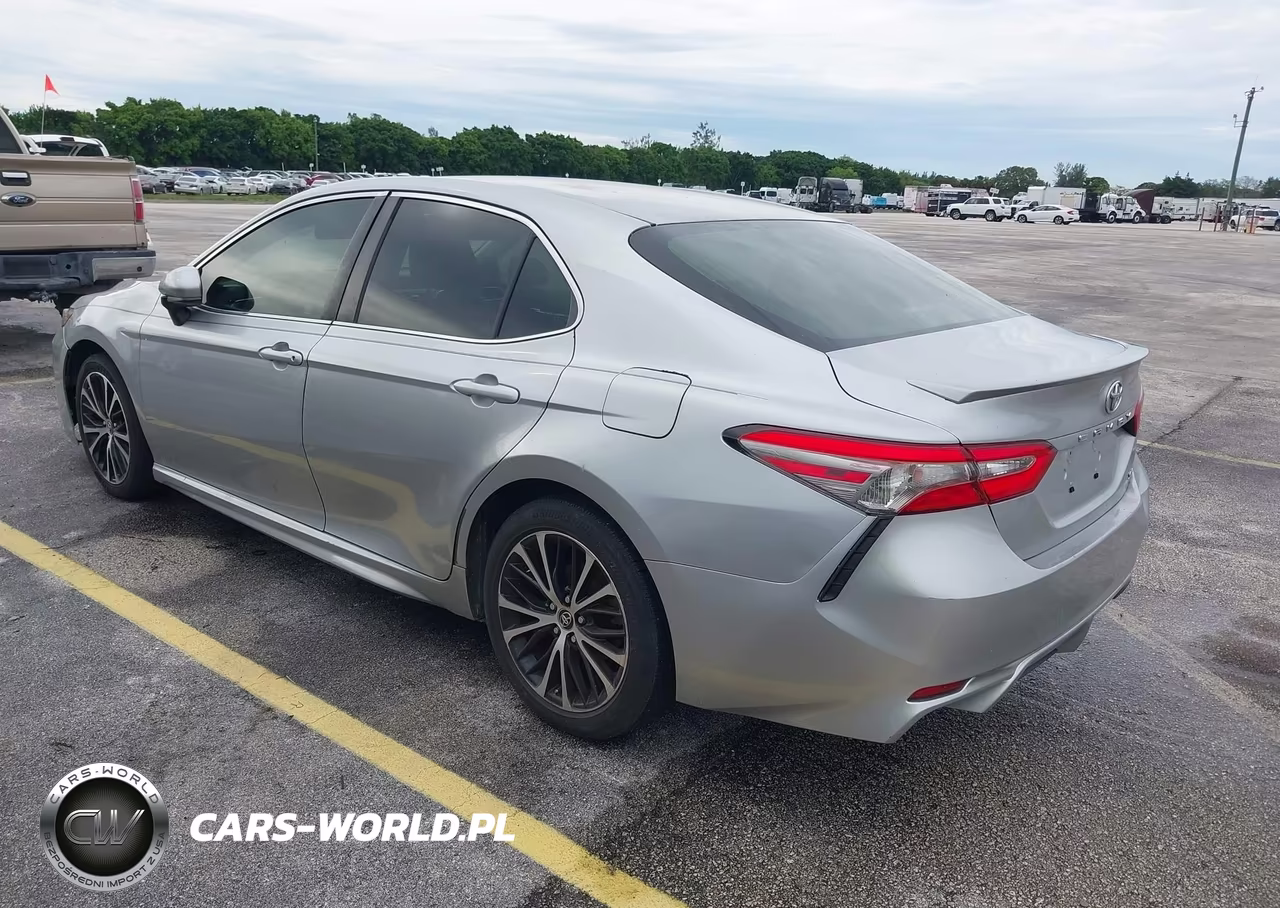 2018 Toyota Camry Se VIN:JTNB11HKXJ3014338 - 3