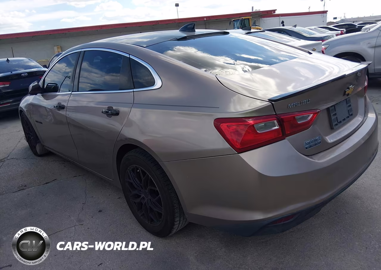 2018 Chevrolet Malibu Lt VIN:1G1ZD5ST3JF132743 - 3