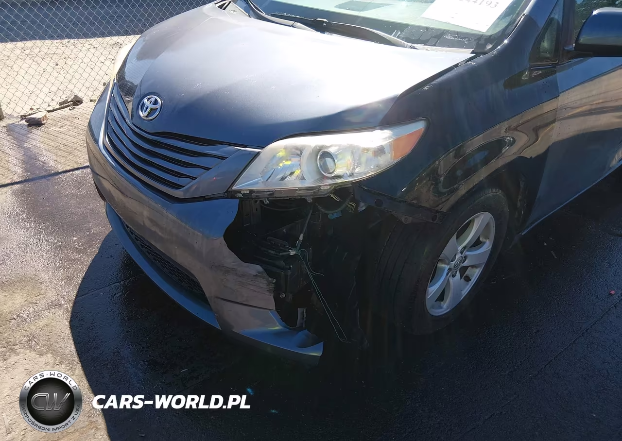 2015 Toyota Sienna Le 8 Passenger VIN:5TDKK3DC3FS538903 - 6