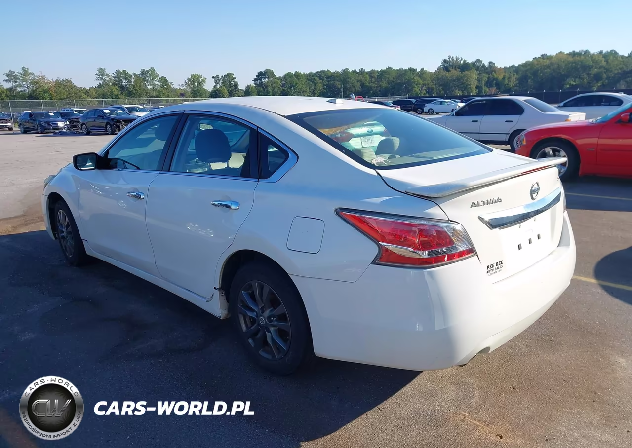 2015 Nissan Altima 2.5 S VIN:1N4AL3AP8FC415928 - 3