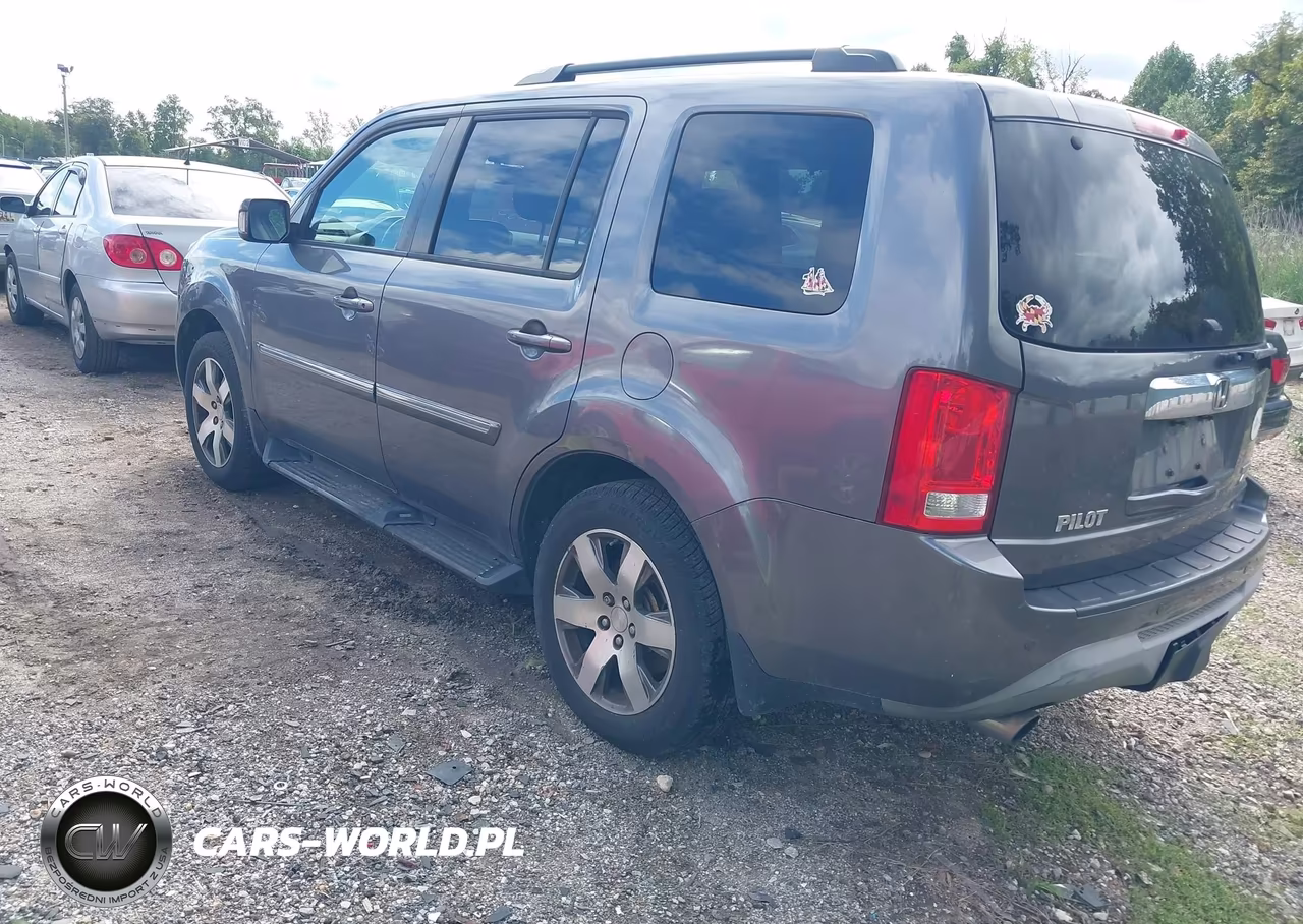 2015 Honda Pilot Touring VIN:5FNYF4H90FB059426 - 3