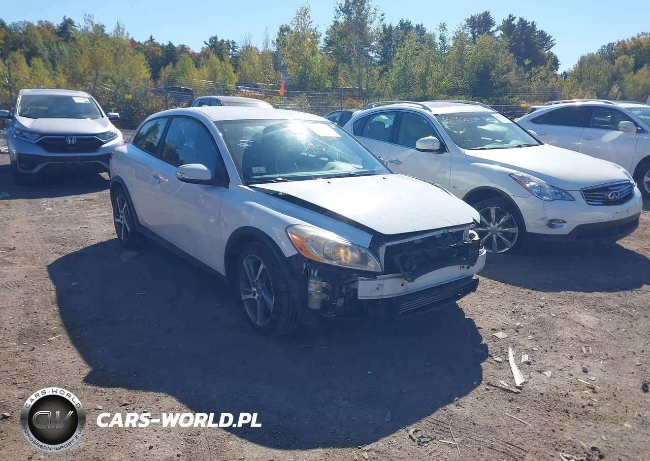 2013 Volvo C30 T5-T5 Platinum-T5 Premier-T5 Premier Plus-T5 R-Design-T5 R-Design Platinum-T5 R-Design Premier – zdjęcie 1 z 17
