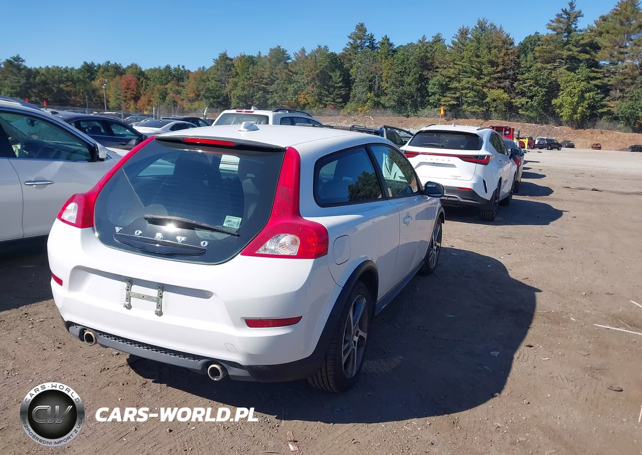 2013 Volvo C30 T5-T5 Platinum-T5 Premier-T5 Premier Plus-T5 R-Design-T5 R-Design Platinum-T5 R-Design Premier VIN:YV1672MK7D2309126 - 4