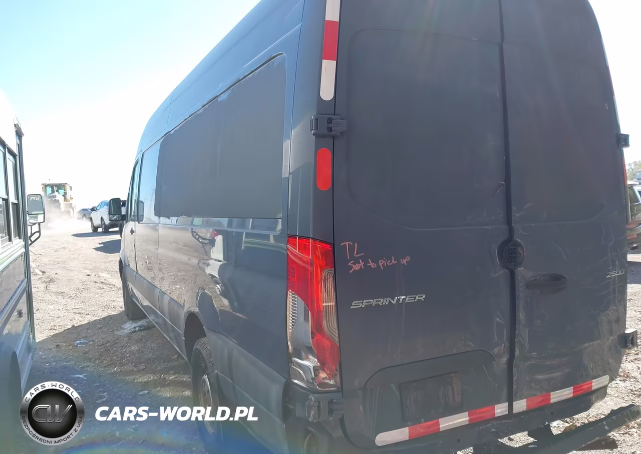 2019 Mercedes-Benz Sprinter 2500 High Roof V6 VIN:WD4PF1CD8KP141688 - 3