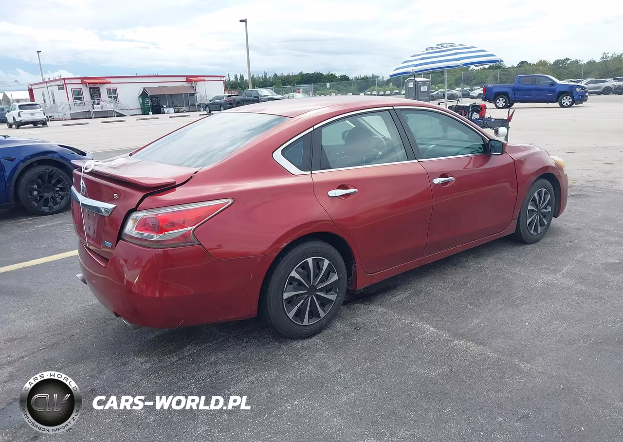 2013 Nissan Altima 2.5 S VIN:1N4AL3AP4DC182689 - 4
