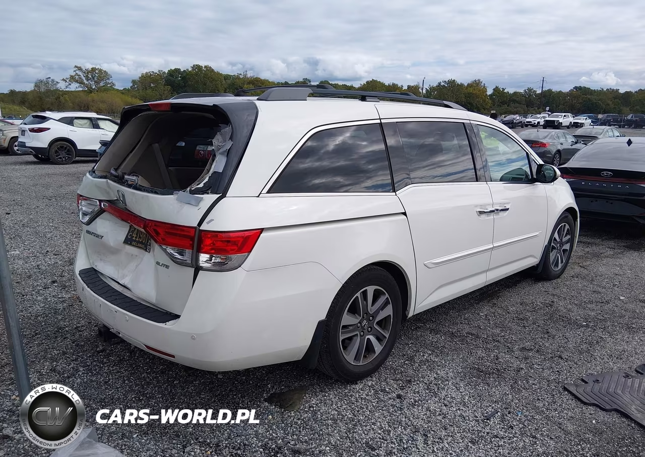 2015 Honda Odyssey Touring-Touring Elite VIN:5FNRL5H97FB047048 - 4