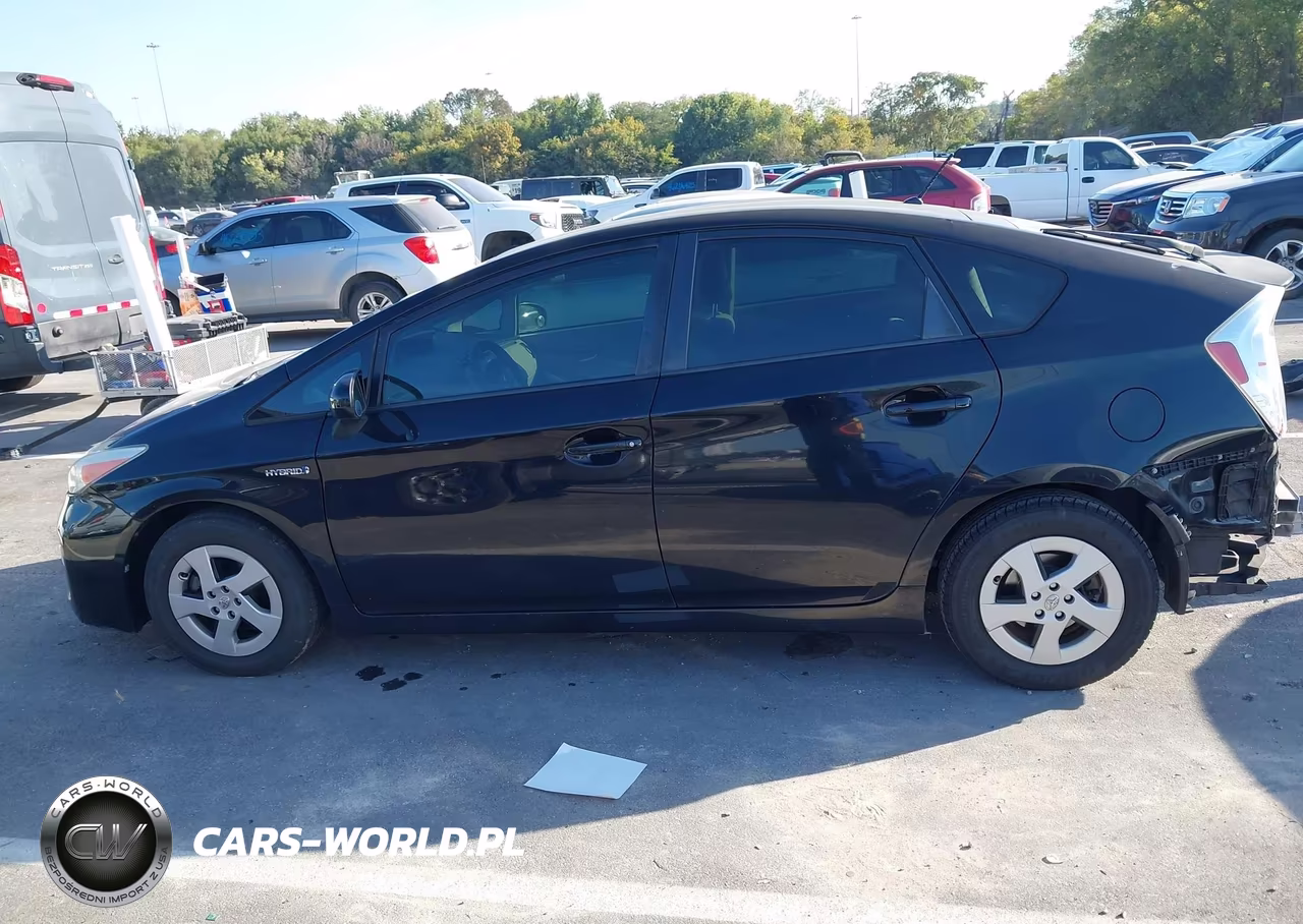 2014 Toyota Prius Two VIN:JTDKN3DU2E1741308 - 15