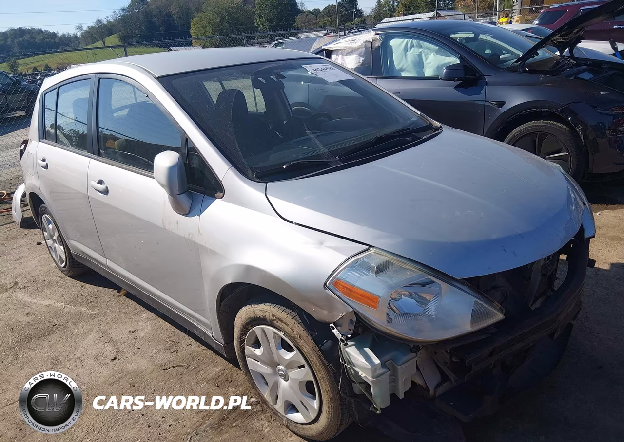 2012 Nissan Versa 1.8 S – zdjęcie 1 z 12