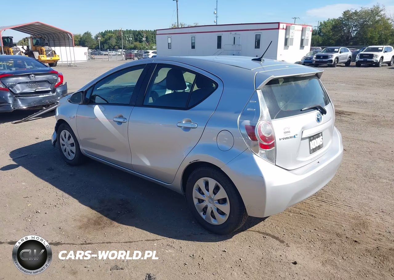 2012 Toyota Prius C Three VIN:JTDKDTB31C1007320 - 3
