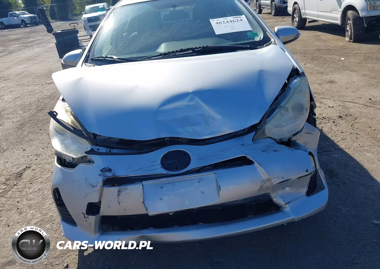 2012 Toyota Prius C Three VIN:JTDKDTB31C1007320 - 6