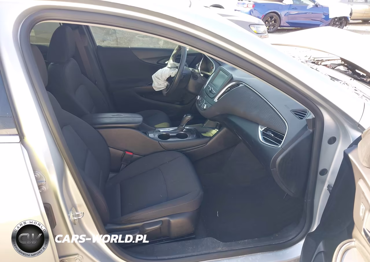 2018 Chevrolet Malibu Lt VIN:1G1ZD5ST3JF162468 - 5