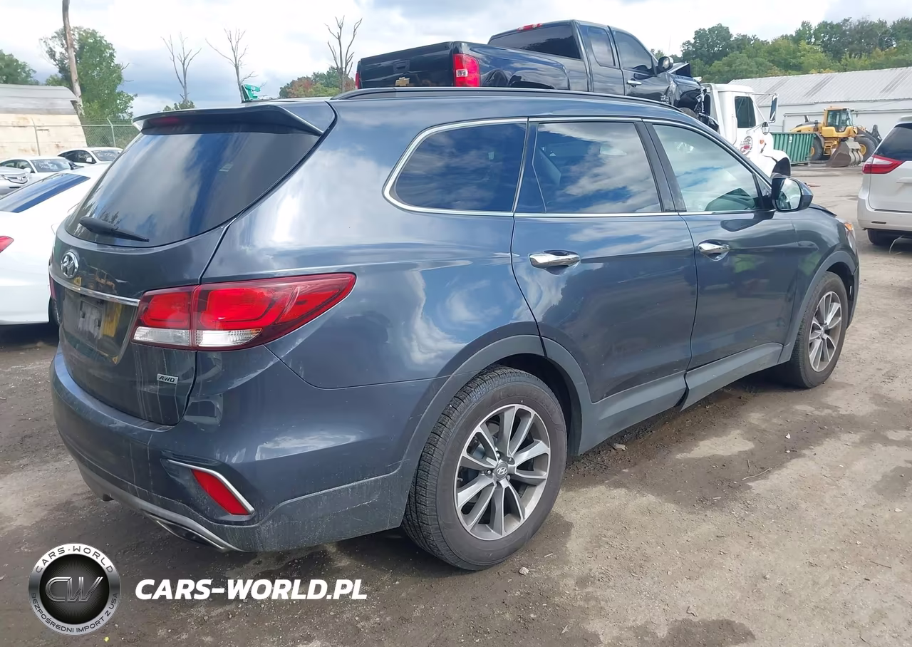 2017 Hyundai Santa Fe Se VIN:KM8SMDHF4HU175798 - 4