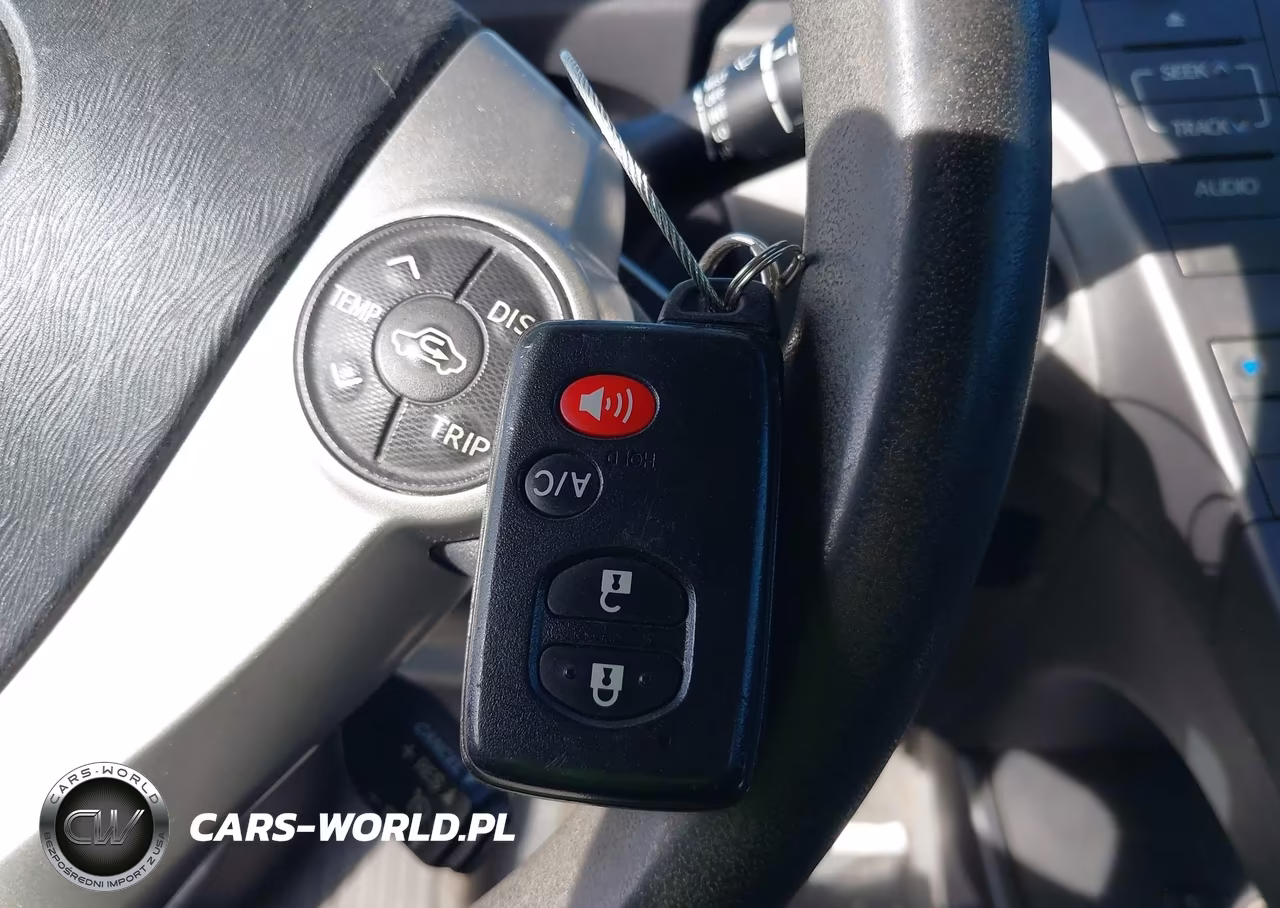 2014 Toyota Prius Plug-In VIN:JTDKN3DPXE3055564 - 11