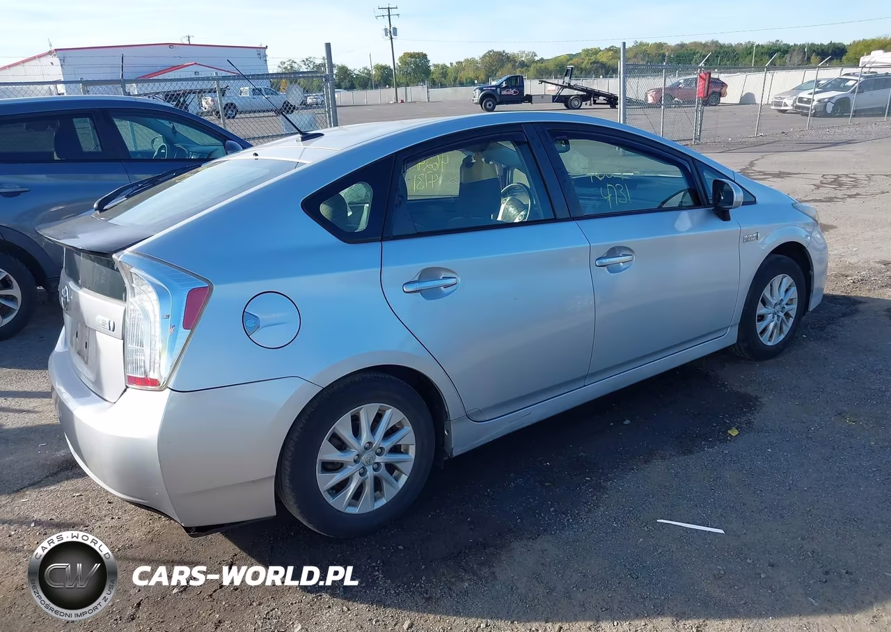 2014 Toyota Prius Plug-In VIN:JTDKN3DPXE3055564 - 4