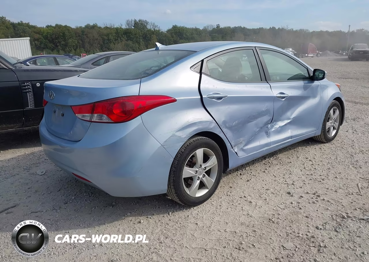 2013 Hyundai Elantra Gls VIN:KMHDH4AE9DU719530 - 4