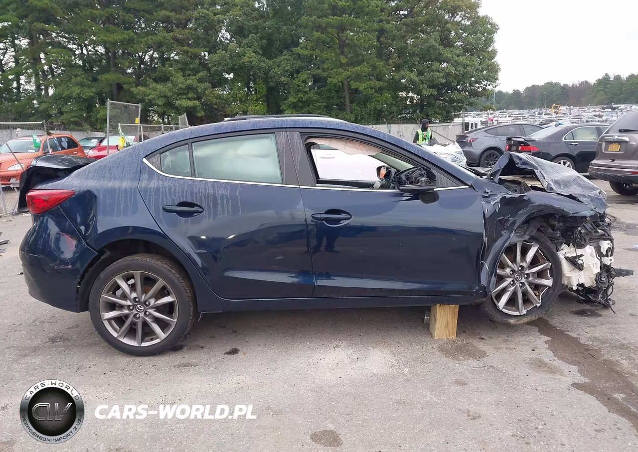 2018 Mazda Mazda3 Touring VIN:3MZBN1V3XJM178464 - 12