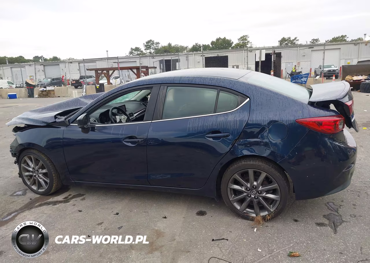 2018 Mazda Mazda3 Touring VIN:3MZBN1V3XJM178464 - 13