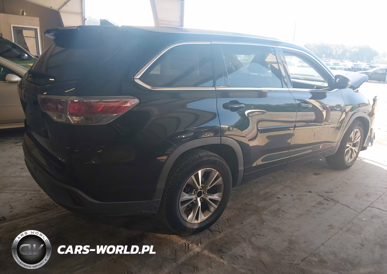 2015 Toyota Highlander Xle V6 VIN:5TDKKRFH5FS065047 - 4