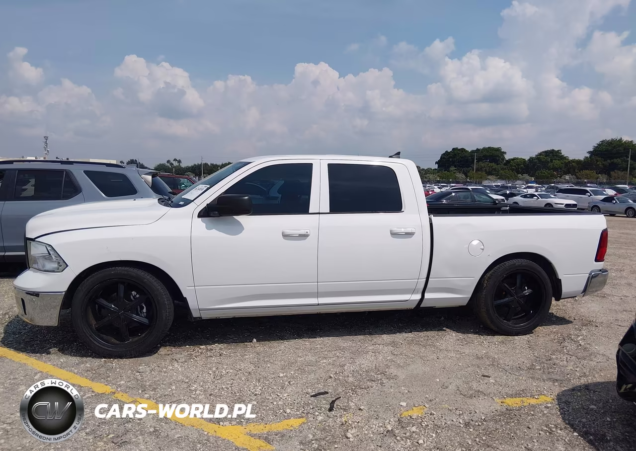 2019 Ram 1500 Classic Big Horn 4X2 6'4 Box VIN:1C6RR6TT2KS613077 - 14