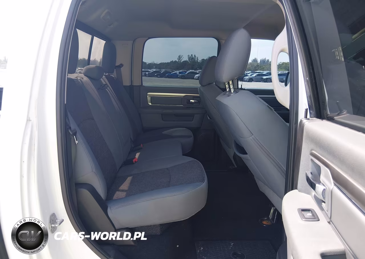 2019 Ram 1500 Classic Big Horn 4X2 6'4 Box VIN:1C6RR6TT2KS613077 - 8