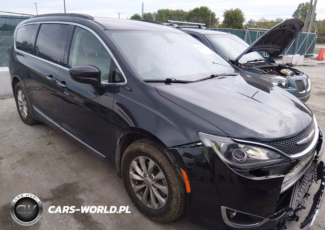 2017 Chrysler Pacifica Touring-L – zdjęcie 1 z 16