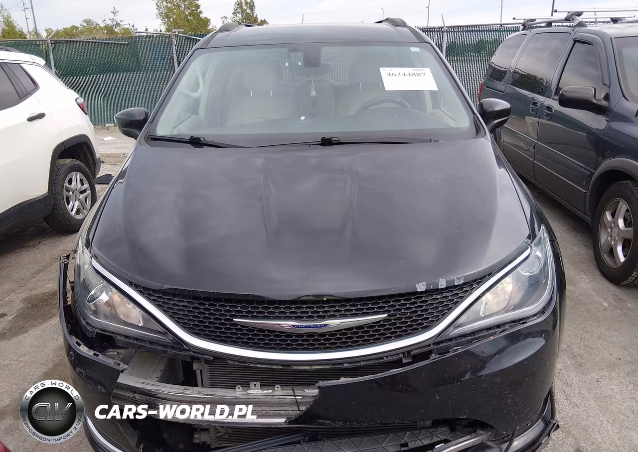2017 Chrysler Pacifica Touring-L VIN:2C4RC1BG9HR512680 - 12