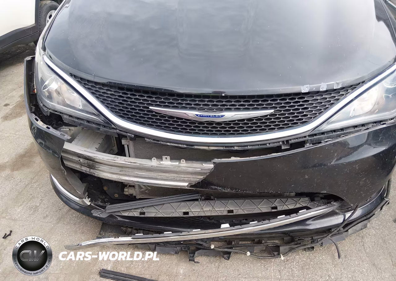 2017 Chrysler Pacifica Touring-L VIN:2C4RC1BG9HR512680 - 6