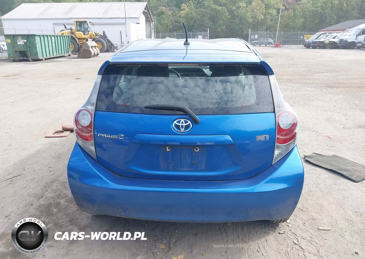 2014 Toyota Prius C Two VIN:JTDKDTB38E1557956 - 16