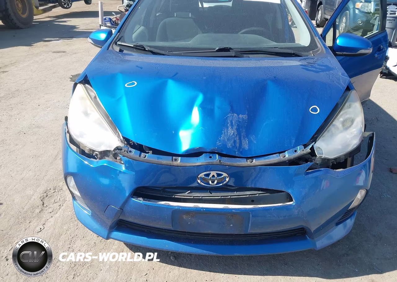 2014 Toyota Prius C Two VIN:JTDKDTB38E1557956 - 6