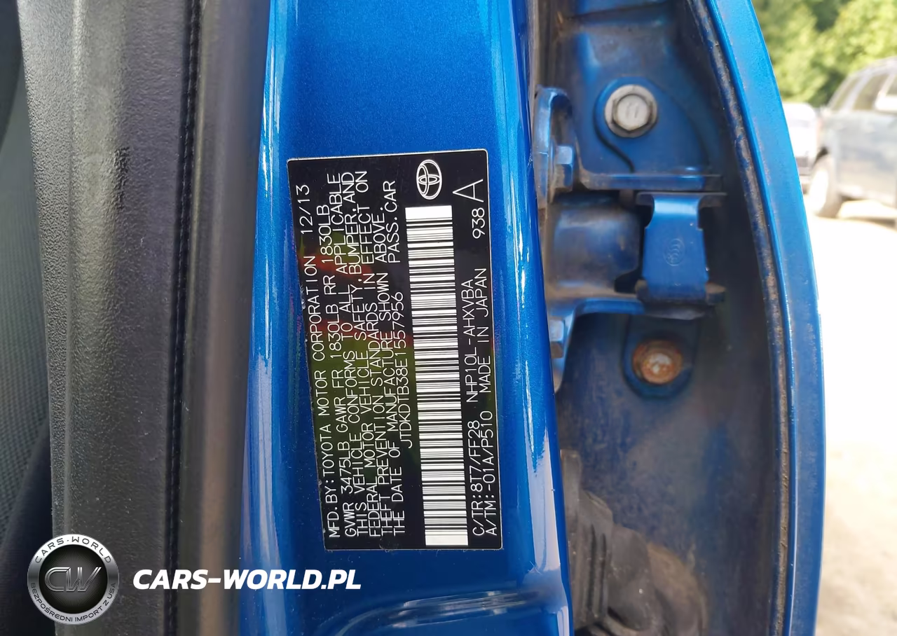 2014 Toyota Prius C Two VIN:JTDKDTB38E1557956 - 9