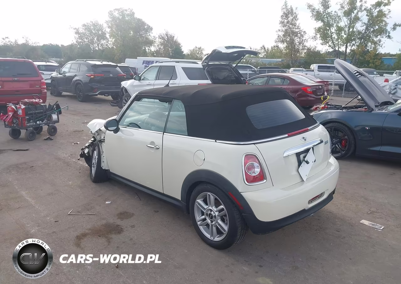 2015 Mini Convertible Cooper VIN:WMWZN3C53FT862862 - 3