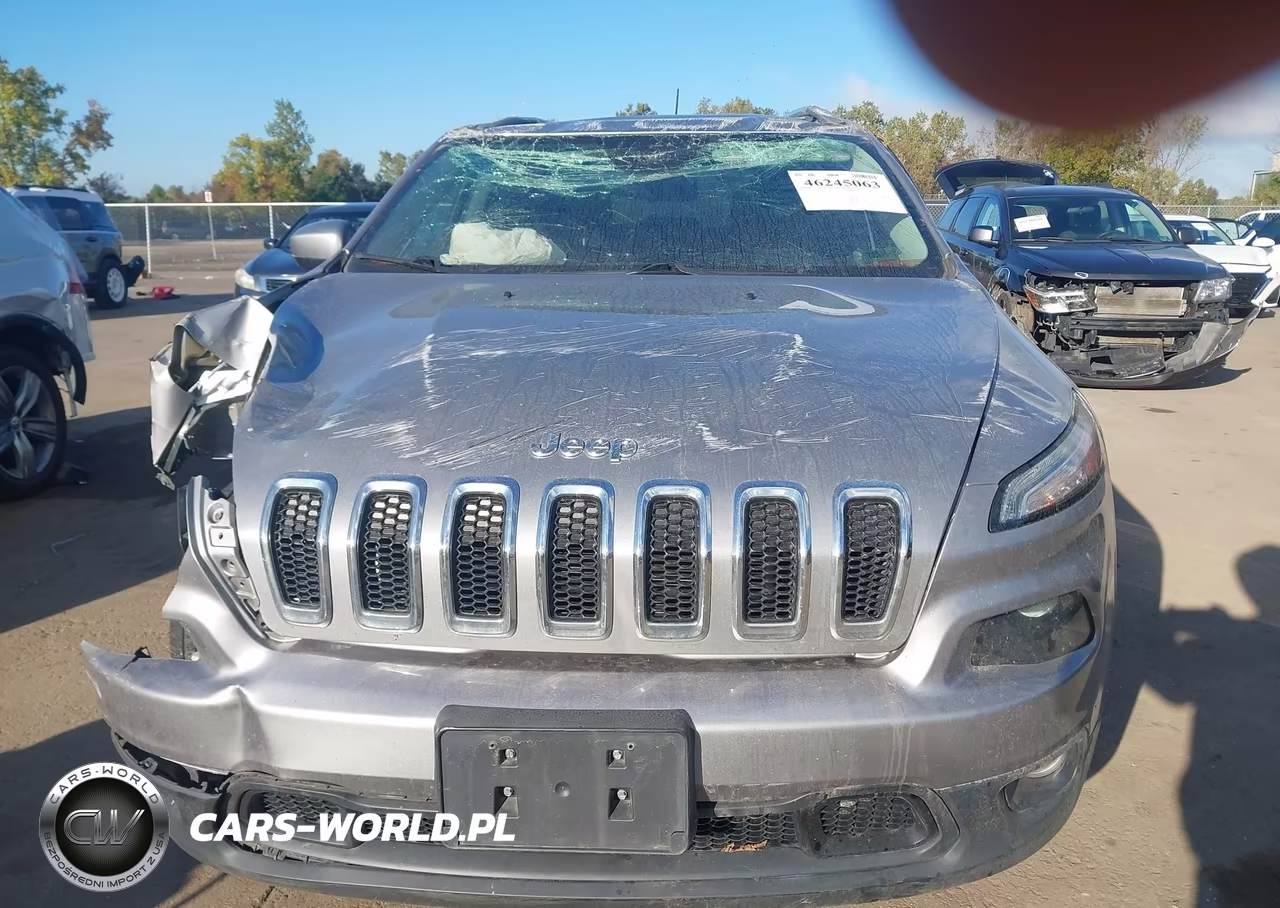 2018 Jeep Cherokee Latitude 4X4 VIN:1C4PJMCX7JD534442 - 13